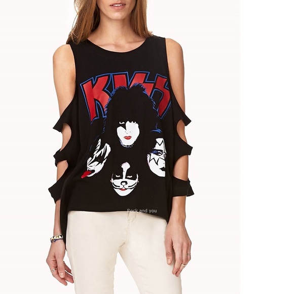 Forever 21 Tops - Kiss Band Logo Masks Tank Top Tee L NWT Forever 21 Tops - Kiss Band Logo Masks Tank Top Tee L NWT